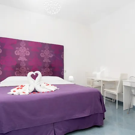 ゲストハウス Emily