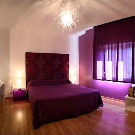 ゲストハウス Emily