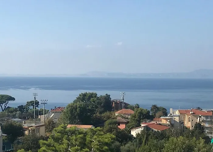 Emily בית הארחה 4*