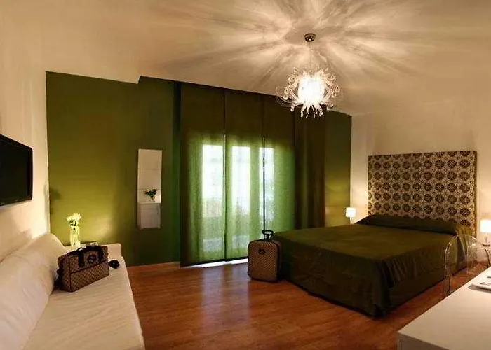 Emily Konukevi Sorrento